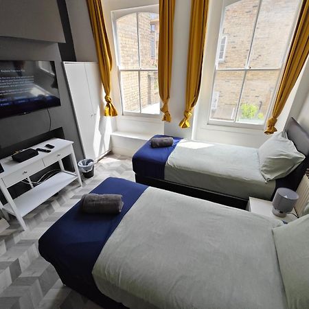 2 Bedroom 2 Bathroom Apartment In Old St - Shoreditch - Zone 1 Лондон Екстериор снимка