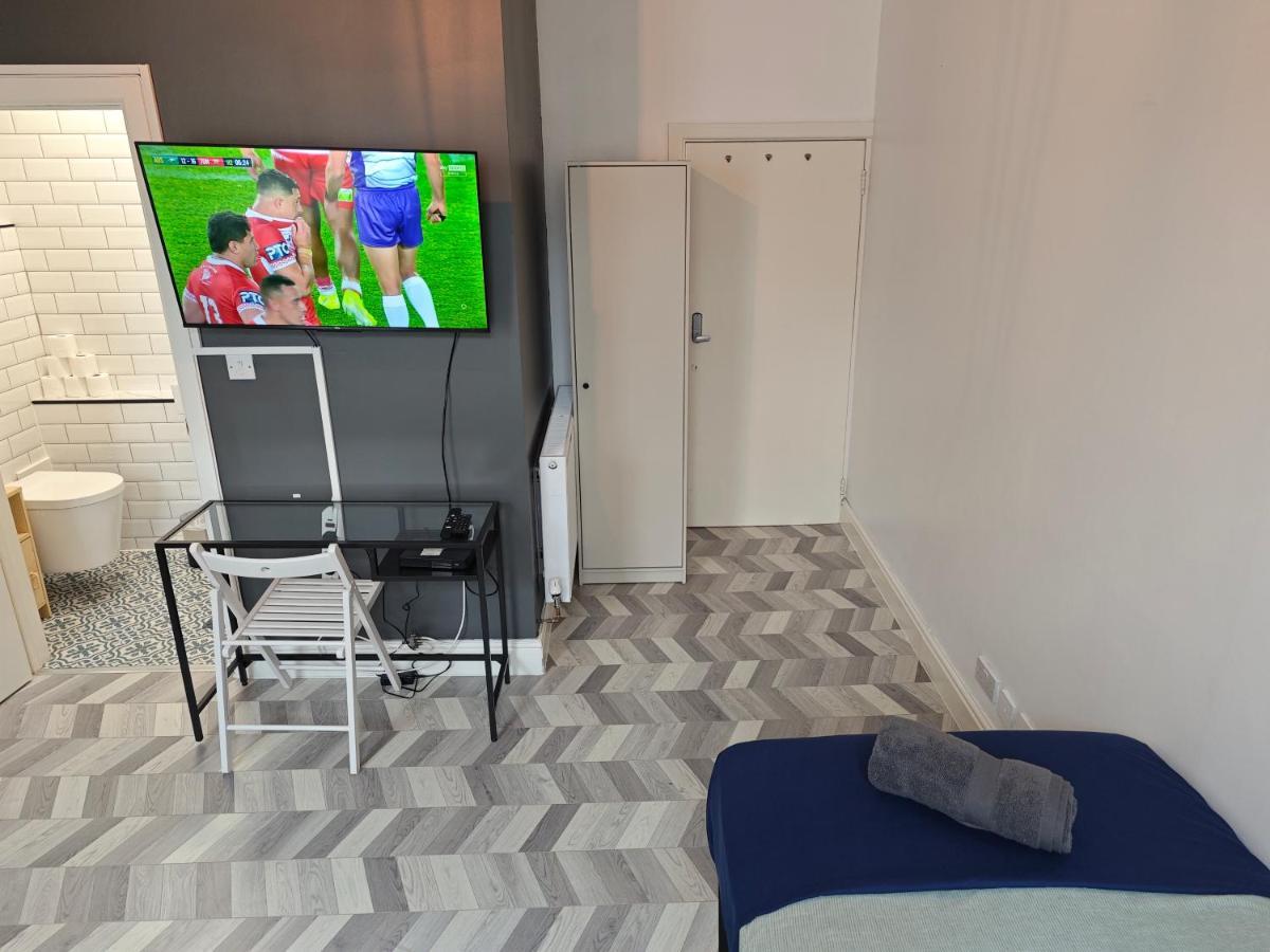 2 Bedroom 2 Bathroom Apartment In Old St - Shoreditch - Zone 1 Лондон Екстериор снимка