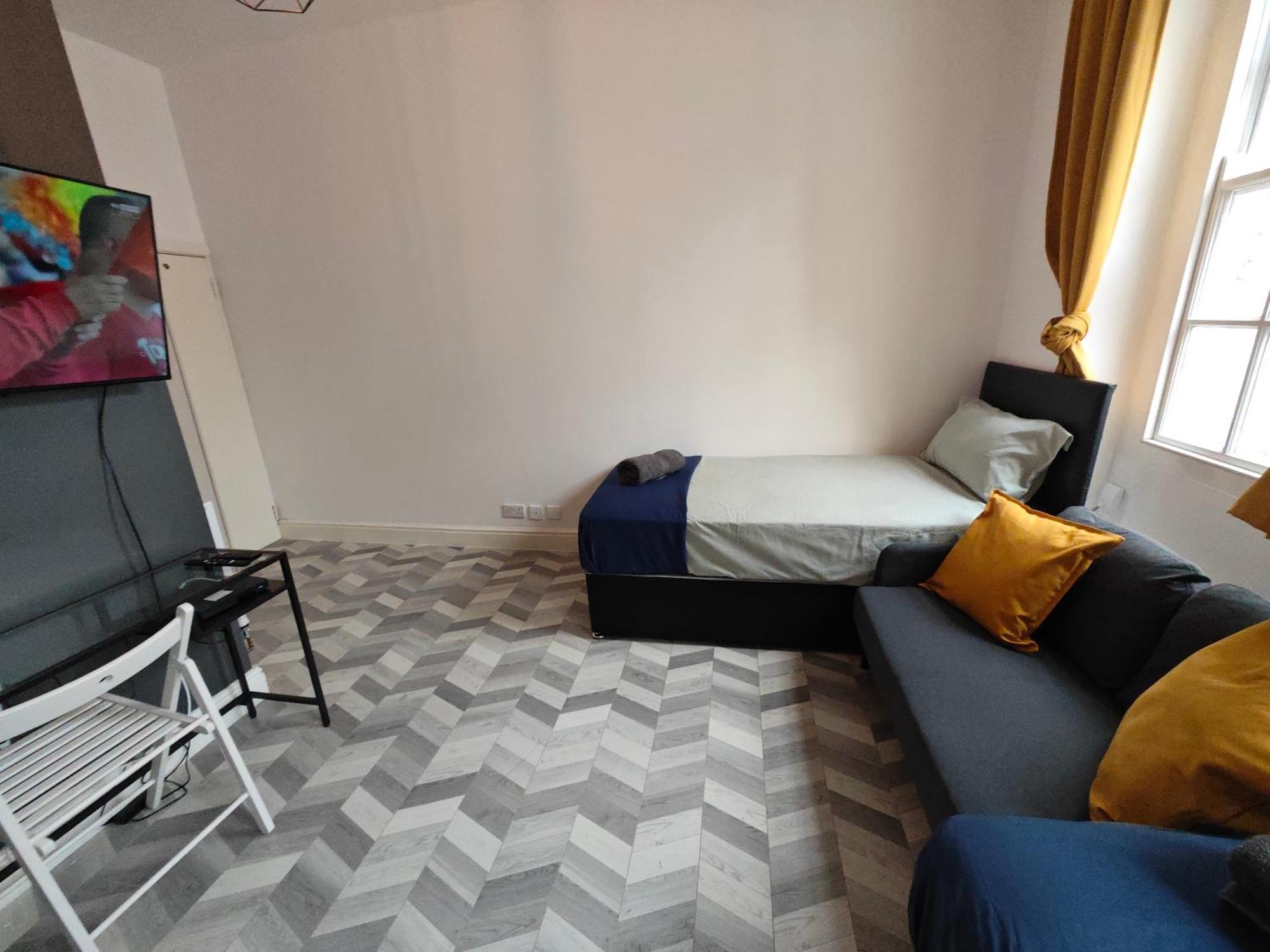 2 Bedroom 2 Bathroom Apartment In Old St - Shoreditch - Zone 1 Лондон Екстериор снимка