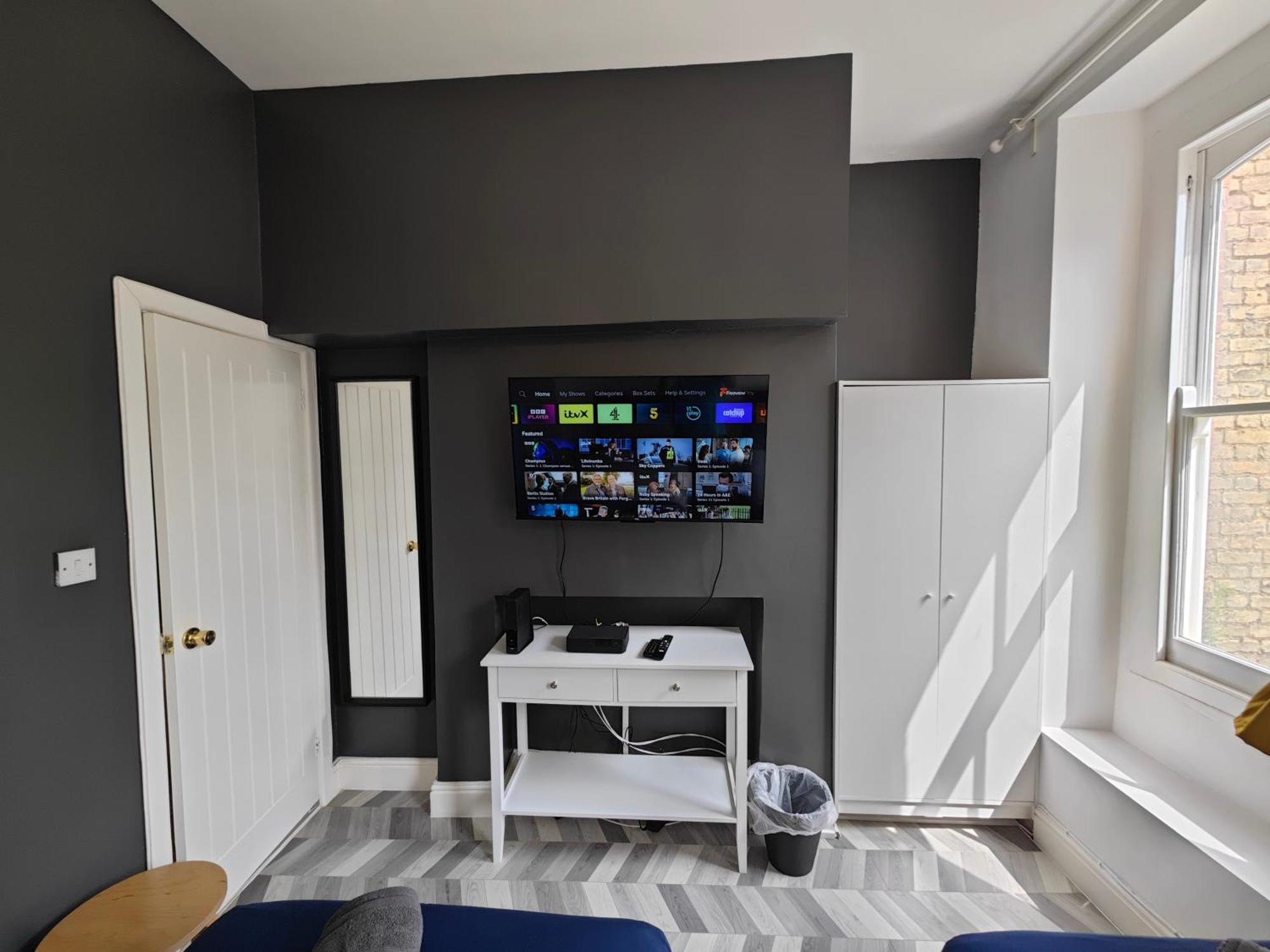 2 Bedroom 2 Bathroom Apartment In Old St - Shoreditch - Zone 1 Лондон Екстериор снимка