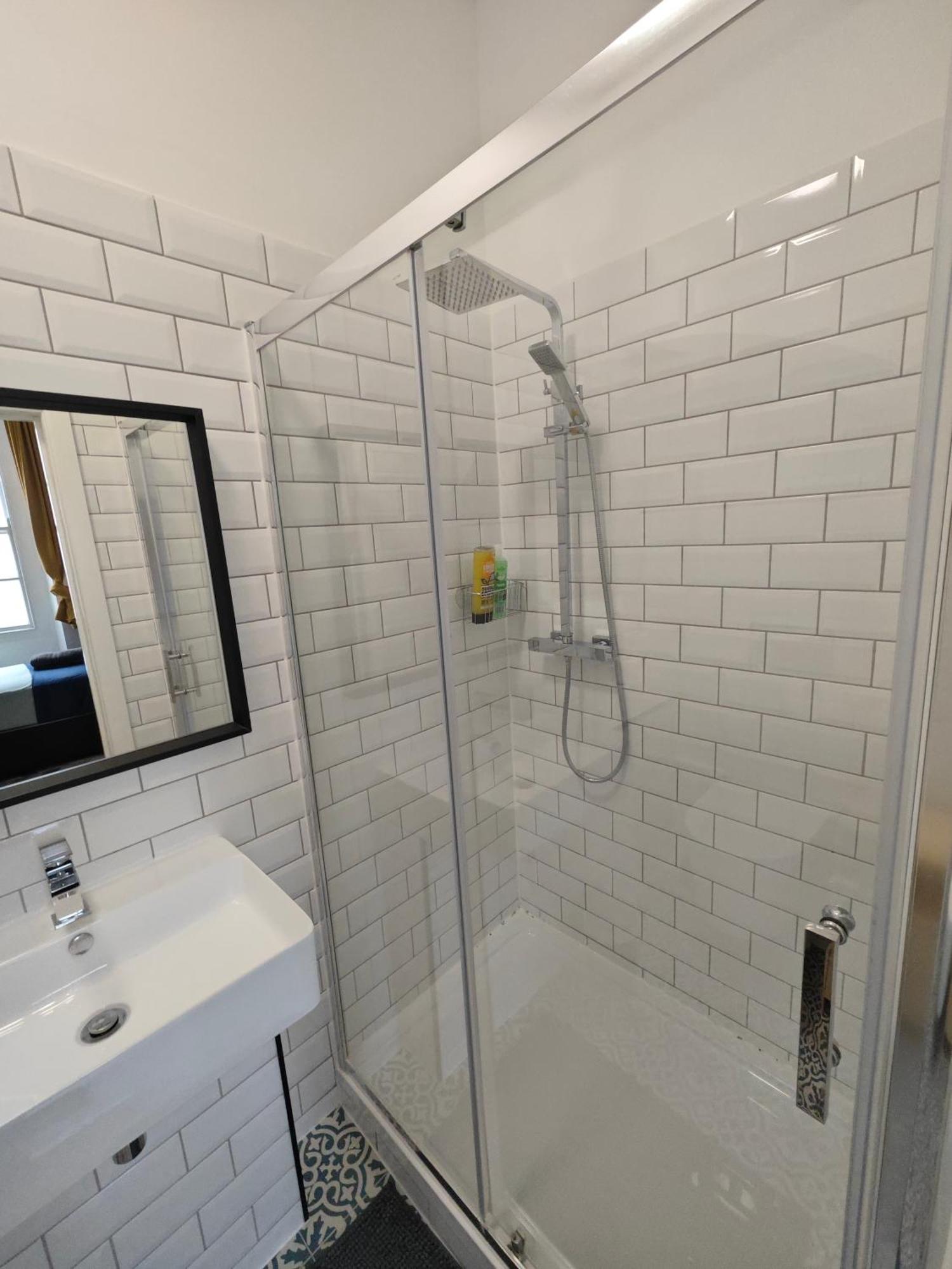 2 Bedroom 2 Bathroom Apartment In Old St - Shoreditch - Zone 1 Лондон Екстериор снимка